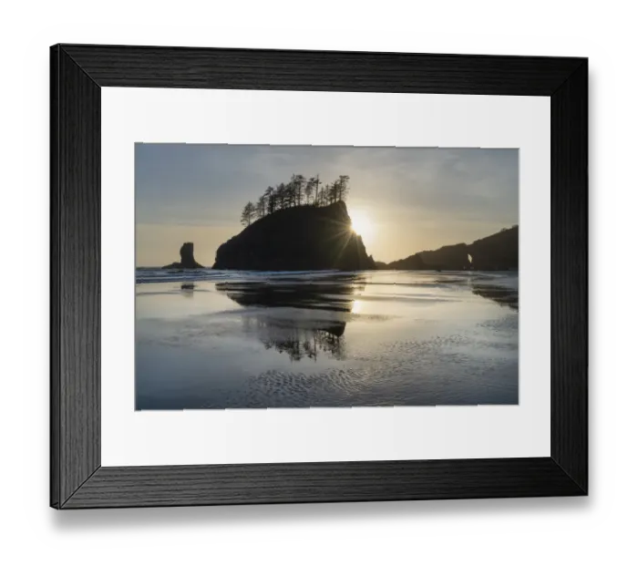 Framed Print : Sunset at Second Beach during low tide, Olympic National Park, Washington State