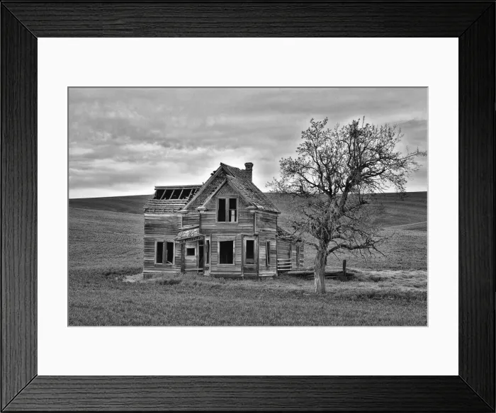 Framed Print : USA, Oregon, Dufur. Historic abandoned Nelson house. Credit as Framed Print : USA, Oregon, Dufur. Historic abandoned Nelson house. Credit as