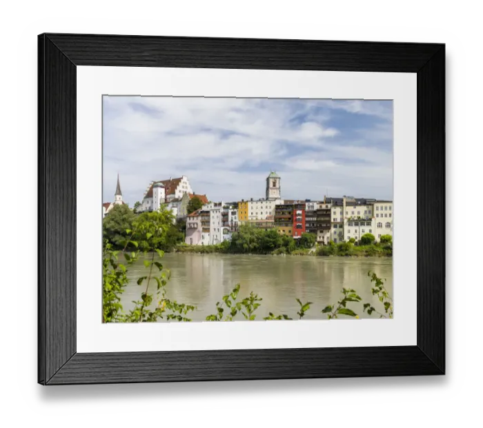 Framed Print : The famous waterfront and river Inn. The medieval old town of Wasserburg am Inn in