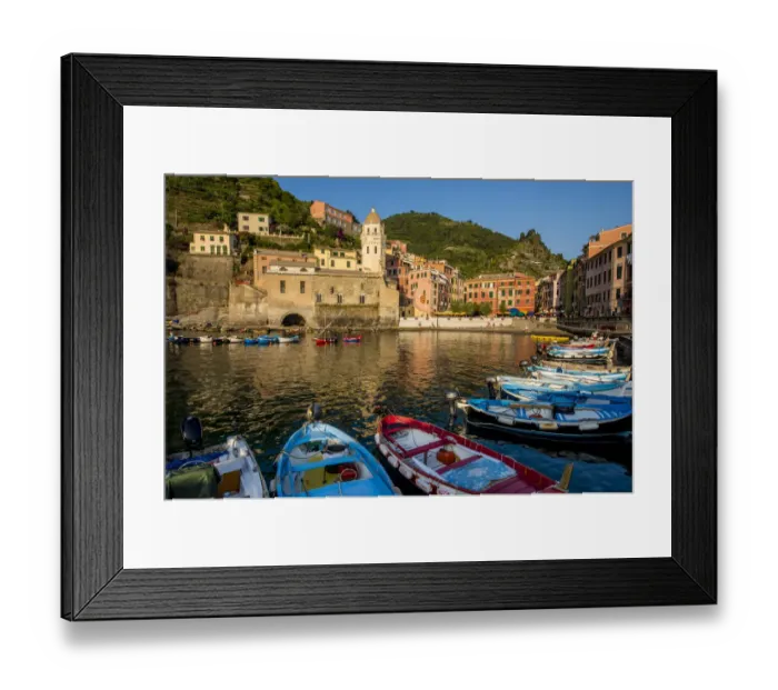 Framed Print : Santa Margheritte de Antiochia church and harbor, Vernazza, Cinque Terre, Italy
