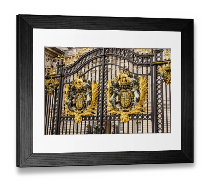 Framed Print : Main gates at Buckingham Palace, London, England Framed Print : Main gates at Buckingham Palace, London, England