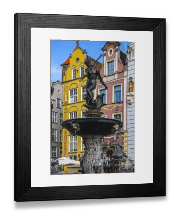 Framed Print : Neptunes Fountain, built in the early 17th century Framed Print : Neptunes Fountain, built in the early 17th century