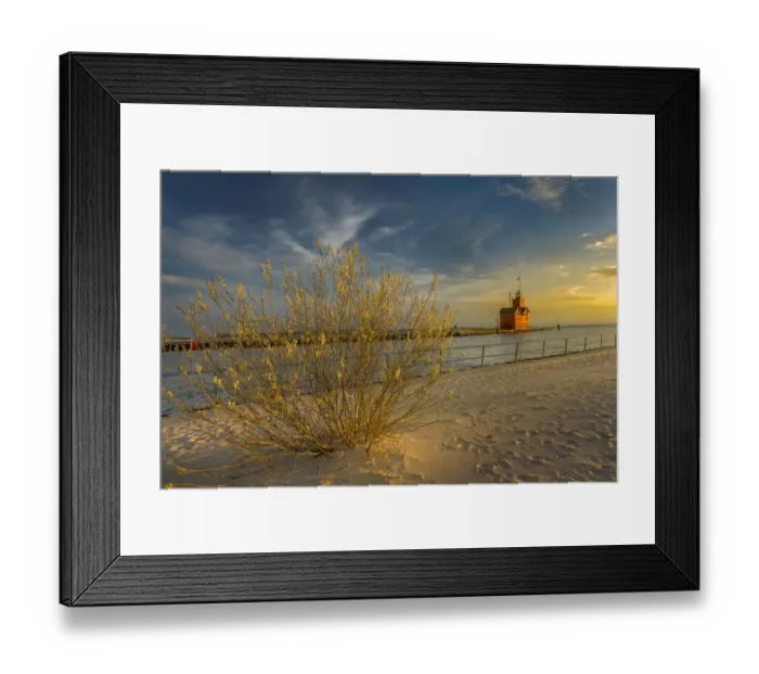 Framed Print : Big Red Lighthouse at sunset, Holland, Michigan Framed Print : Big Red Lighthouse at sunset, Holland, Michigan