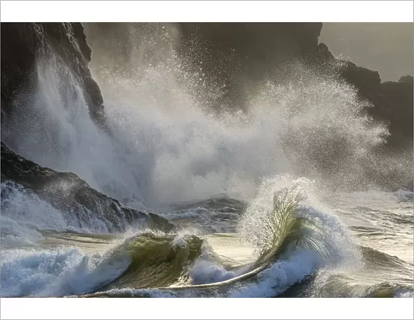 Washington State, Cape Disappointment State Park, Waves and surf during a king tide