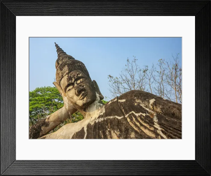 Framed Print : Reclining Buddha statue, Xieng Khuan (Xiengkuane), Buddha Park containing over 200 Hindu