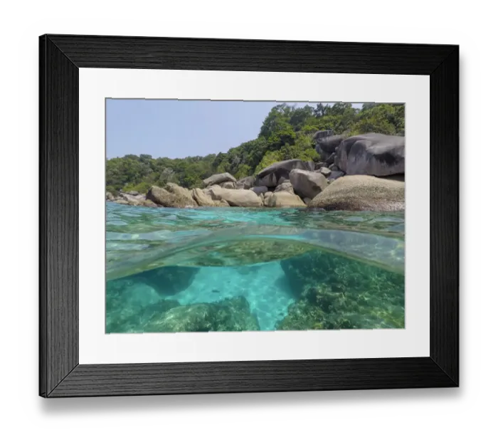 Framed Print : The clear water and rocks of Ko Miang island