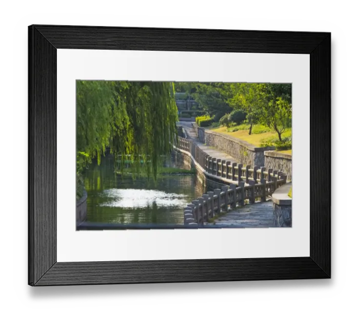 Framed Print : Gongchen Bridge with willow tree, eastern end of the Grand Canal, Hangzhou