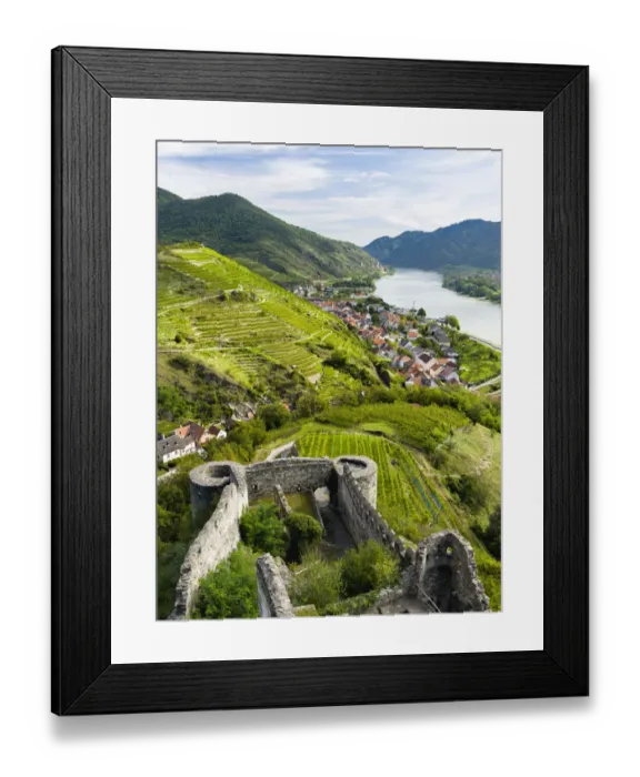 Framed Print : Castle ruin Hinterhaus. Historic village Spitz located in wine-growing area Framed Print : Castle ruin Hinterhaus. Historic village Spitz located in wine-growing area