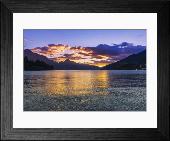 Framed Print : Sunset over Lake Wakatipu from Queenstown, Otago, South Island, New Zealand