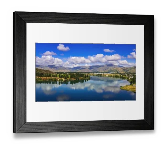 Framed Print : The Kawarau river and town of Cromwell, Central Otago, South Island, New Zealand Framed Print : The Kawarau river and town of Cromwell, Central Otago, South Island, New Zealand