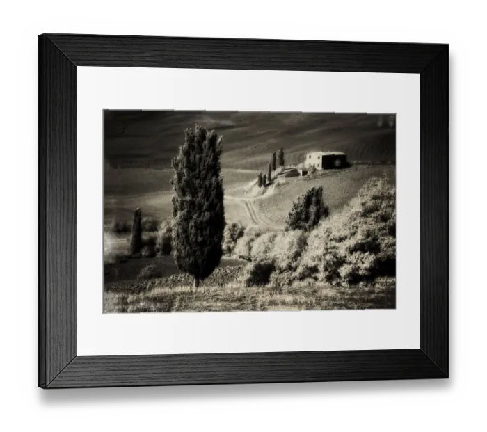 Framed Print : Italy Tuscany, Villa in the Tuscan hillside