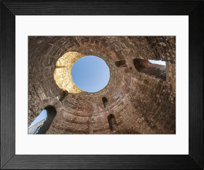 Framed Print : Split, Croatia. Looking upward inside Diocletians Palaces peristyle Framed Print : Split, Croatia. Looking upward inside Diocletians Palaces peristyle