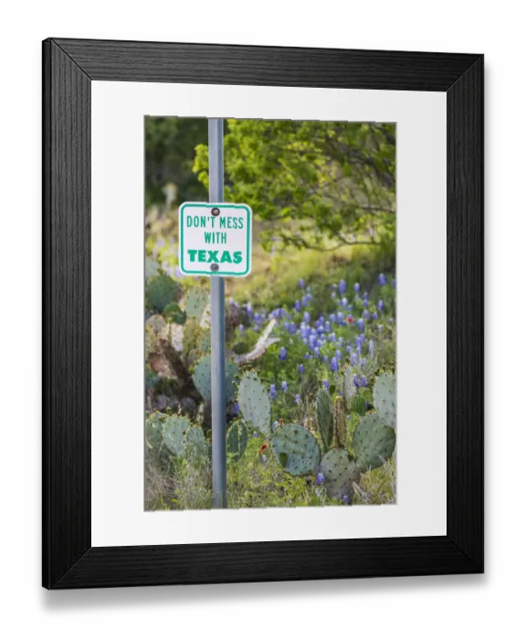 Framed Print : Llano, Texas, USA. Don t Mess With Texas sign in the hill country Framed Print : Llano, Texas, USA. Don t Mess With Texas sign in the hill country