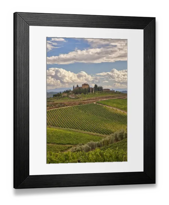 Framed Print : Italy, Tuscany. A view of the vineyards and villa in Chianti region of Tuscany, Italy
