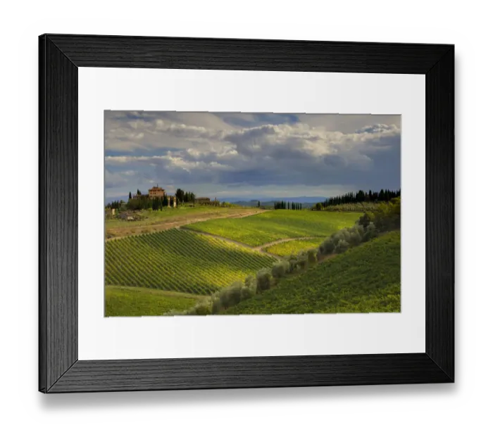 Framed Print : Italy, Tuscany. A view of the vineyards and villa in Chianti region of Tuscany, Italy