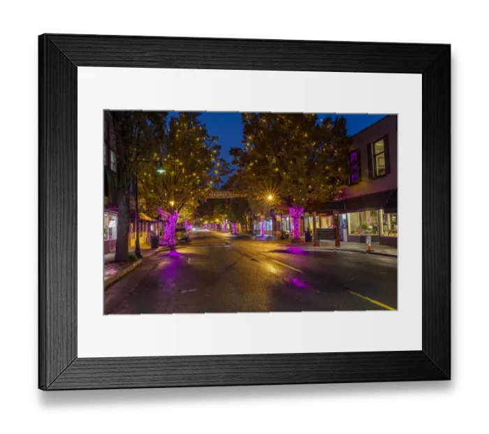 Framed Print : 3rd Street in downtown McMinnville, Oregon, USA Framed Print : 3rd Street in downtown McMinnville, Oregon, USA