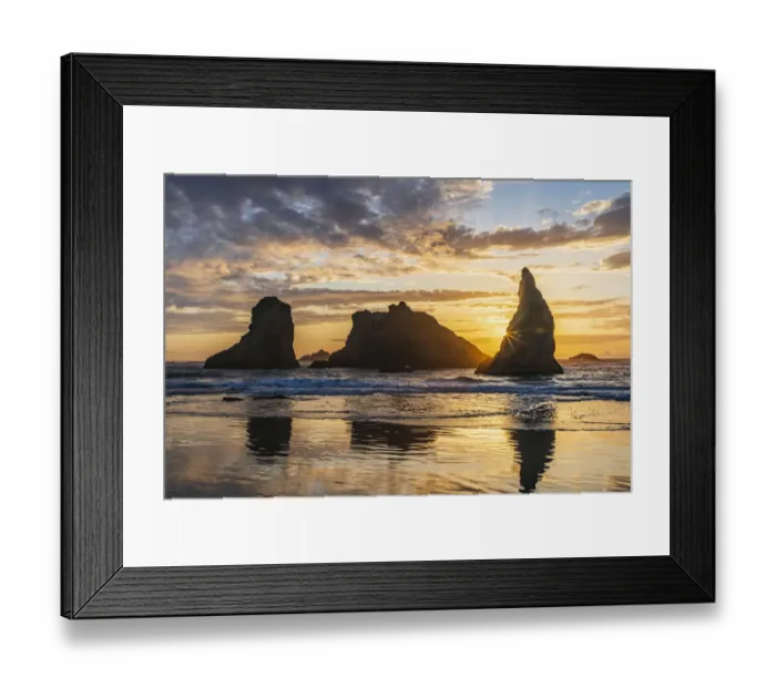 Framed Print : Bandon, Oregon, USA. Sea stacks on the Oregon coast at sunset