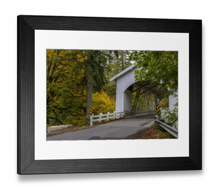 Framed Print : Hannah Covered Bridge spans Thomas Creek in Linn County, Oregon, USA
