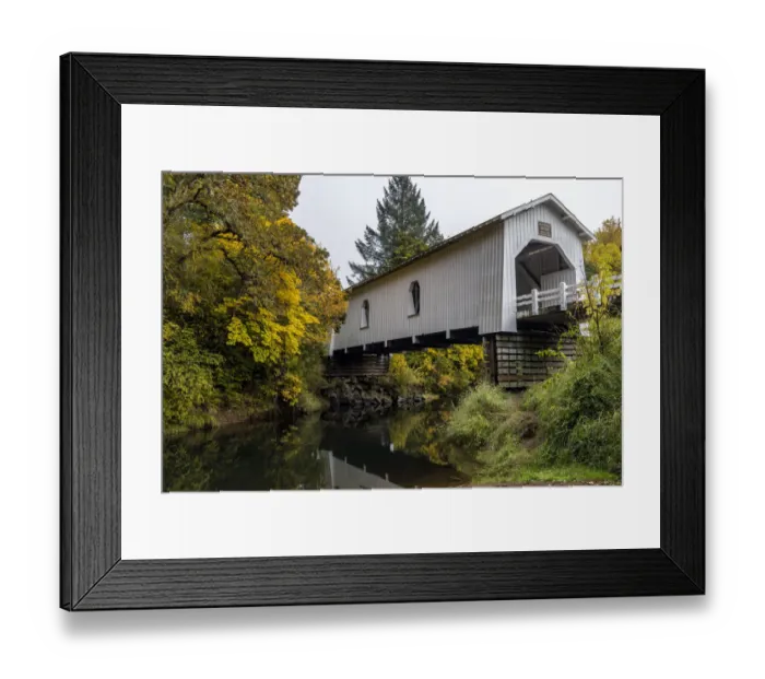 Framed Print : Hoffman Covered Bridge spans Crabtree Creek in Linn County, Oregon, USA Framed Print : Hoffman Covered Bridge spans Crabtree Creek in Linn County, Oregon, USA