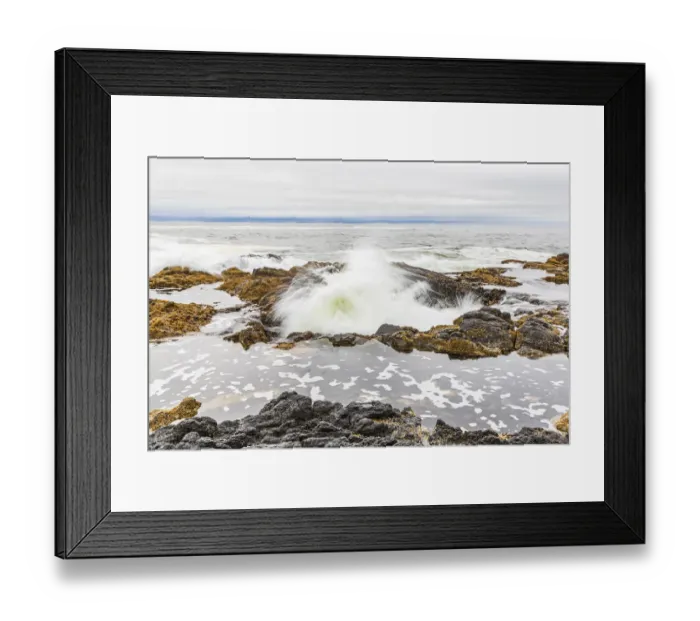 Framed Print : Yachats, Oregon, USA. Thors Well on the Oregon coast Framed Print : Yachats, Oregon, USA. Thors Well on the Oregon coast