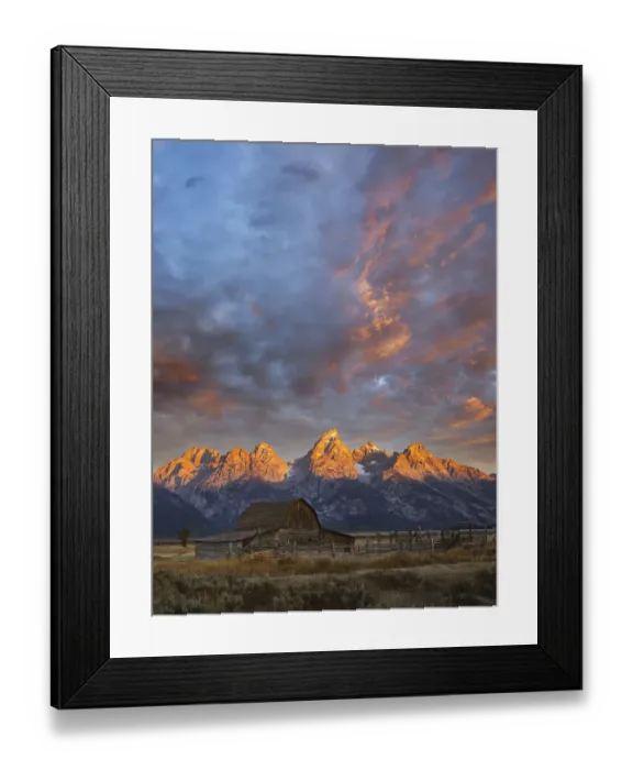 Framed Print : Historical Moulton barn at sunrise, Grand Teton National Park, Wyoming Framed Print : Historical Moulton barn at sunrise, Grand Teton National Park, Wyoming