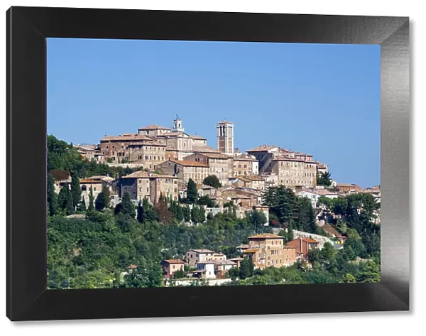 Italy, Tuscany, Montepulciano. The medieval and Renaissance hill town of Montepulciano