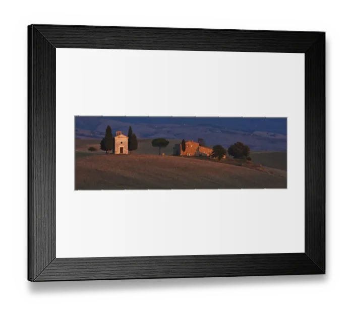 Framed Print : Italy, Tuscany, Pienza. The Cappella della Madonna di Vitaleta at sunset in the heart of the Tuscany, near Pienza in de Val d Orcia valley