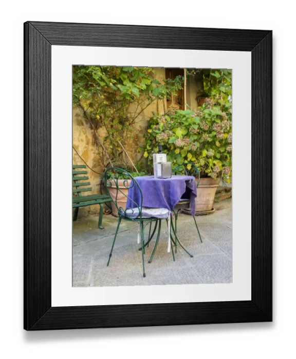 Framed Print : Italy, Tuscany, Pienza. Restaurant outside dining along the streets Framed Print : Italy, Tuscany, Pienza. Restaurant outside dining along the streets