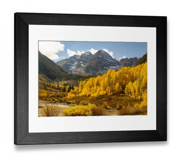 Framed Print : Maroon Bells-Snowmass Wilderness in Aspen, Colorado in autumn