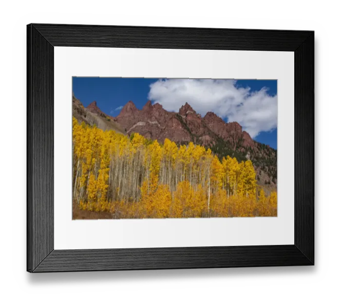 Framed Print : Maroon Bells-Snowmass Wilderness of Colorado, red rock cliffs Framed Print : Maroon Bells-Snowmass Wilderness of Colorado, red rock cliffs