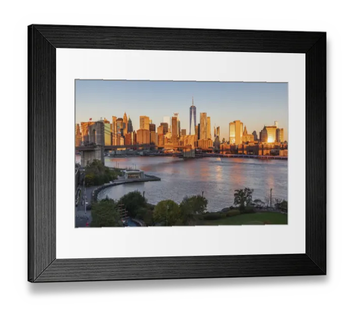 Framed Print : Manhattan, New York, USA. Sunrise view of Manhattan and the Brooklyn Bridge Framed Print : Manhattan, New York, USA. Sunrise view of Manhattan and the Brooklyn Bridge