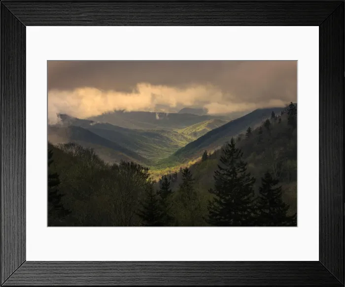 Framed Print : Sunrise view of Oconaluftee Valley, Great Smoky Mountains National Park, North Carolina Framed Print : Sunrise view of Oconaluftee Valley, Great Smoky Mountains National Park, North Carolina