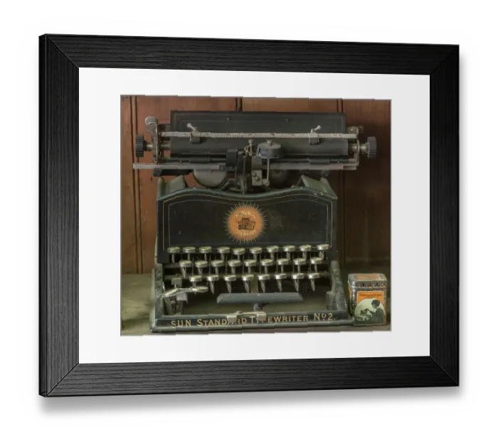 Framed Print : Antique typewriter Framed Print : Antique typewriter