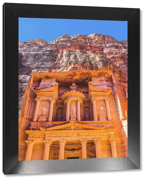 Treasury, Petra, Jordan. Built by Nabataeans in 100 BC