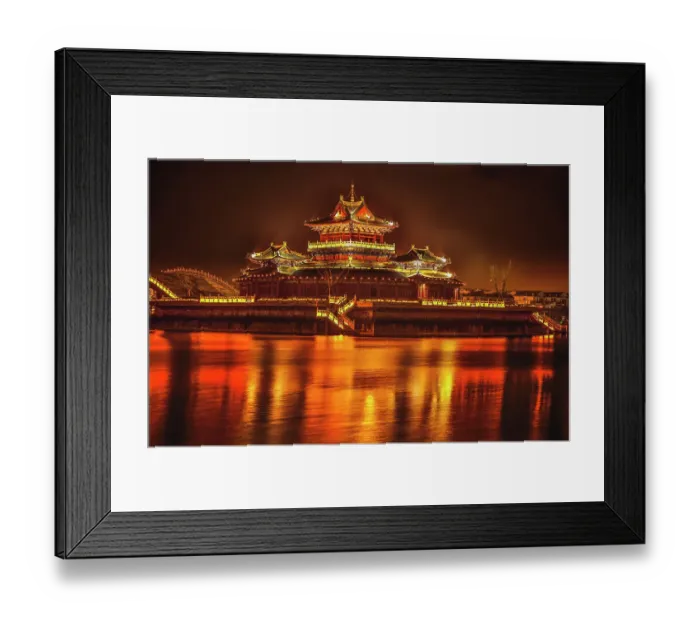 Framed Print : Jinming Lake, Kaifeng, Henan, China. Kaifeng was the capital of the Song Dynasty, 1000 to 1100 AD Framed Print : Jinming Lake, Kaifeng, Henan, China. Kaifeng was the capital of the Song Dynasty, 1000 to 1100 AD
