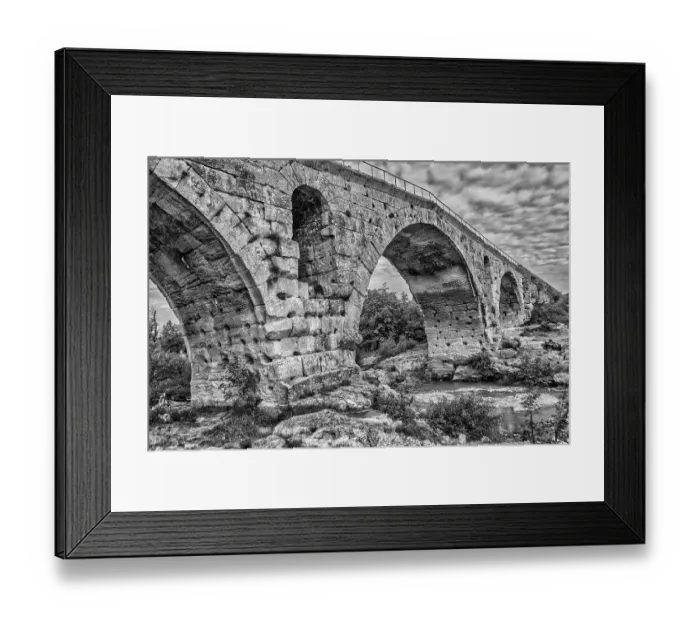 Framed Print : Pont Julien, Provence, France Framed Print : Pont Julien, Provence, France