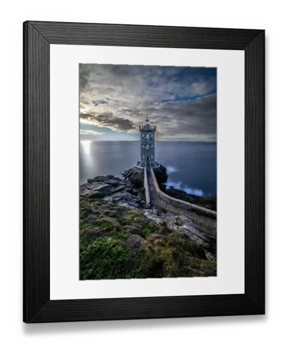 Framed Print : France, Brittany, Le Conquet. Sun setting at the Kermorvan Lighthouse Framed Print : France, Brittany, Le Conquet. Sun setting at the Kermorvan Lighthouse