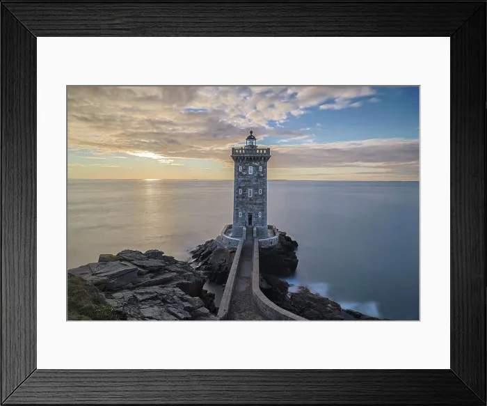 Framed Print : France, Brittany, Le Conquet. Sun setting at the Kermorvan Lighthouse