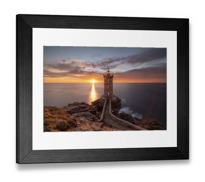 Framed Print : France, Brittany, Le Conquet. Sun setting at the Kermorvan Lighthouse Framed Print : France, Brittany, Le Conquet. Sun setting at the Kermorvan Lighthouse