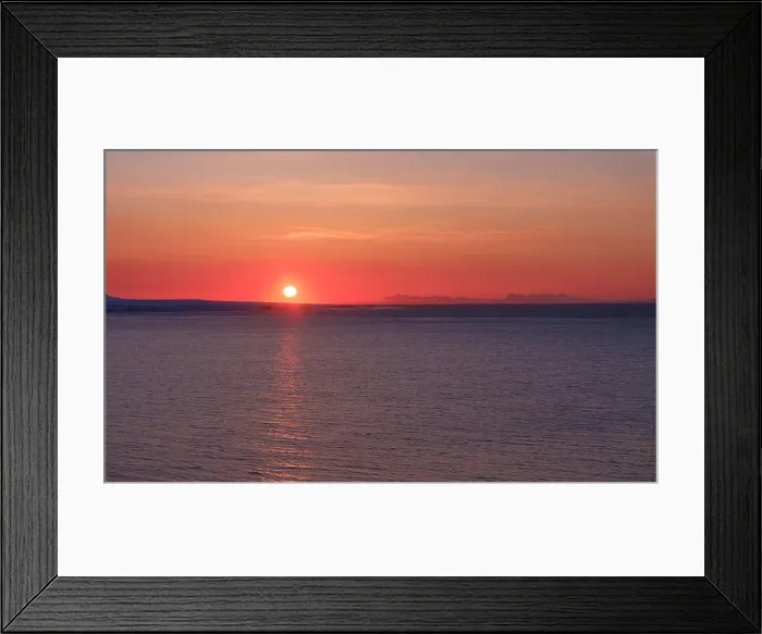 Framed Print : Sunset over Gronfjorden and Isfjorden, Island of Spitsbergen. Arctic region, Scandinavia, Norway, Svalbard Framed Print : Sunset over Gronfjorden and Isfjorden, Island of Spitsbergen. Arctic region, Scandinavia, Norway, Svalbard