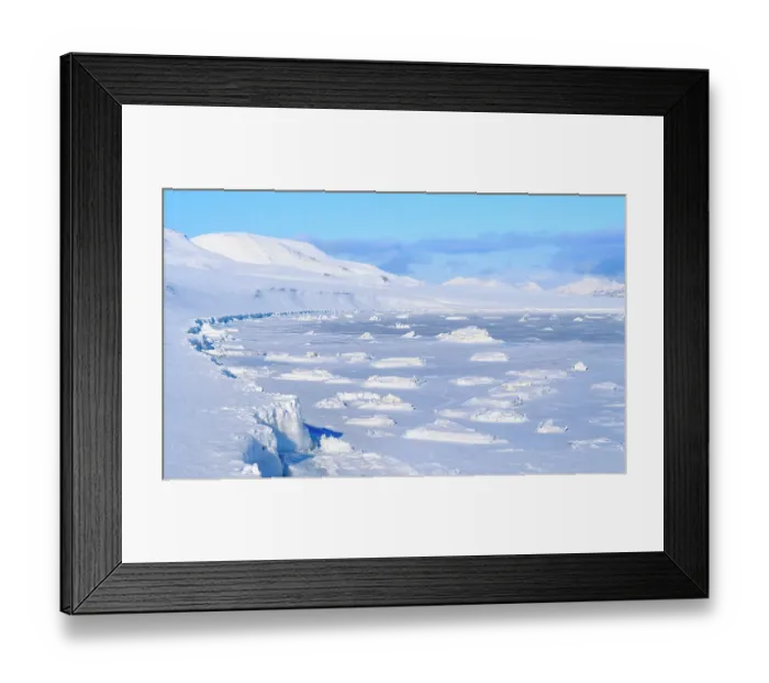 Framed Print : Landscape at frozen Gronfjorden, Island of Spitsbergen. Arctic region, Scandinavia, Norway, Svalbard Framed Print : Landscape at frozen Gronfjorden, Island of Spitsbergen. Arctic region, Scandinavia, Norway, Svalbard