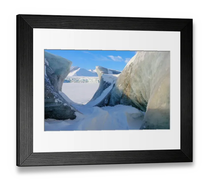 Framed Print : Serac, glacier Fridtjovbreen. Landscape in Van Mijenfjorden National Park, (former Nordenskiold National Park), Island of Spitsbergen