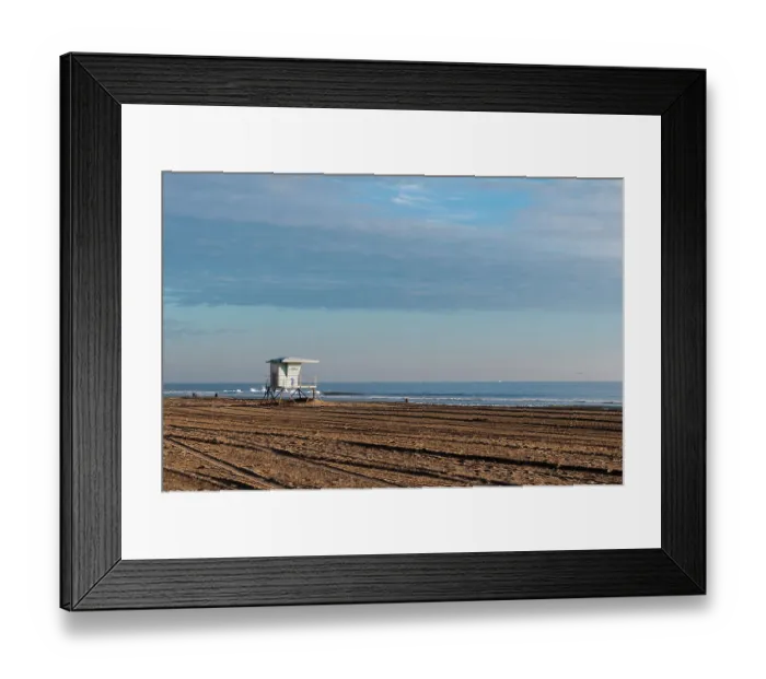 Framed Print : A Lifeguard shack on almost deserted Huntington Beach, on the Pacific Ocean, California Framed Print : A Lifeguard shack on almost deserted Huntington Beach, on the Pacific Ocean, California