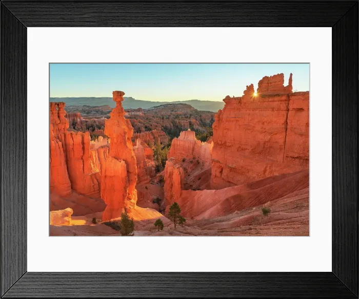 Framed Print : Sunrise view of Thor's Hammer and colorful hoodoos seen from below the canyon rim at Sunrise Point, Bryce Canyon National Park, Utah Framed Print : Sunrise view of Thor's Hammer and colorful hoodoos seen from below the canyon rim at Sunrise Point, Bryce Canyon National Park, Utah