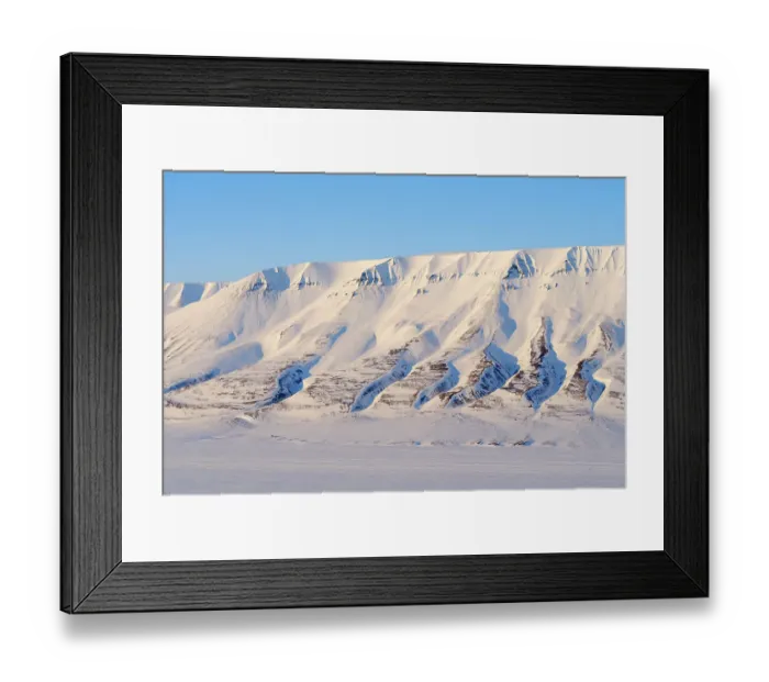 Framed Print : Landscape in Adventdalen near Longyearbyen on the island of Spitsbergen in the Svalbard Archipelago. Arctic Norway, Svalbard Framed Print : Landscape in Adventdalen near Longyearbyen on the island of Spitsbergen in the Svalbard Archipelago. Arctic Norway, Svalbard