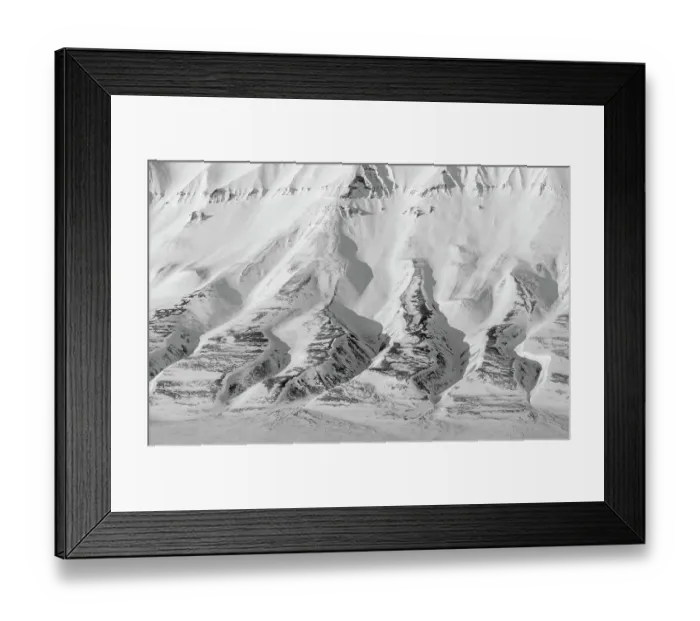 Framed Print : Landscape in Adventdalen near Longyearbyen on the island of Spitsbergen in the Svalbard Archipelago. Arctic Norway, Svalbard Framed Print : Landscape in Adventdalen near Longyearbyen on the island of Spitsbergen in the Svalbard Archipelago. Arctic Norway, Svalbard
