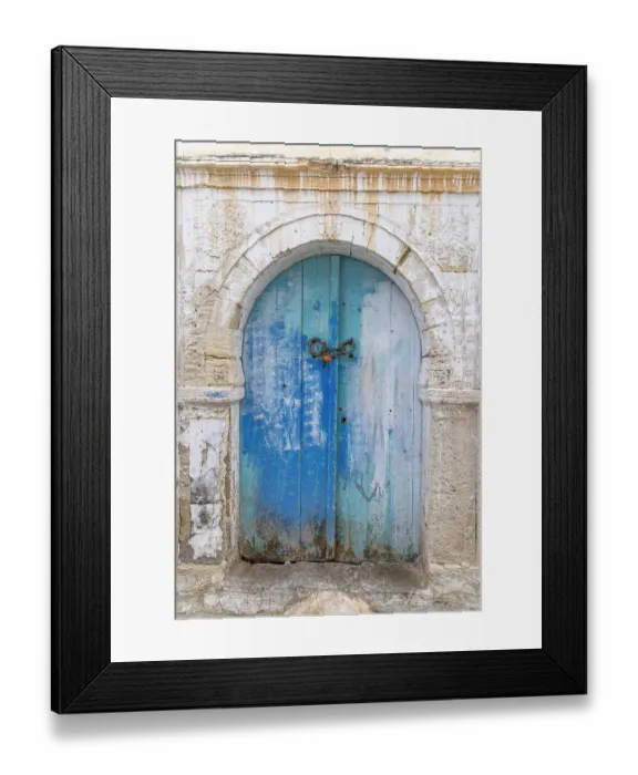 Framed Print : Hammamet, Nabeul, Tunisia. An old blue door in a keyhole, or Mooris, arch Framed Print : Hammamet, Nabeul, Tunisia. An old blue door in a keyhole, or Mooris, arch