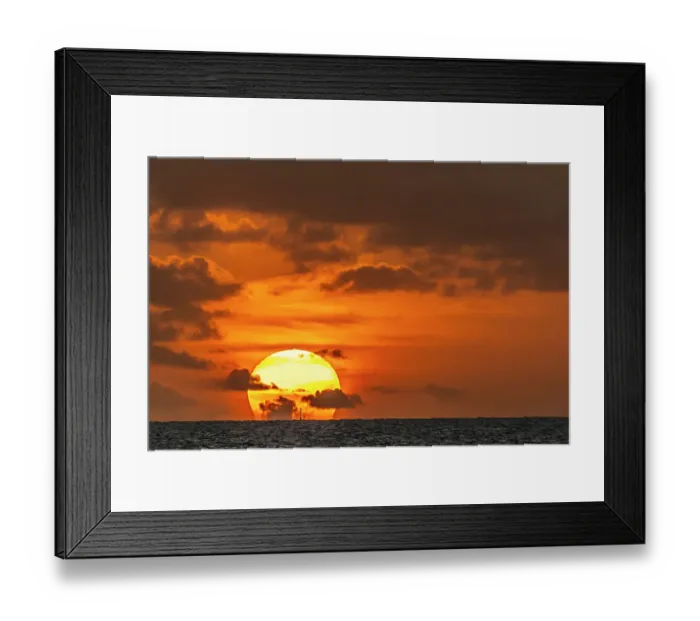 Framed Print : French Polynesia, Tikehau Atoll. Sunset on seascape. ©Cathy & Gordon Illg / Jaynes Gallery / DanitaDelimont.com Framed Print : French Polynesia, Tikehau Atoll. Sunset on seascape. ©Cathy & Gordon Illg / Jaynes Gallery / DanitaDelimont.com