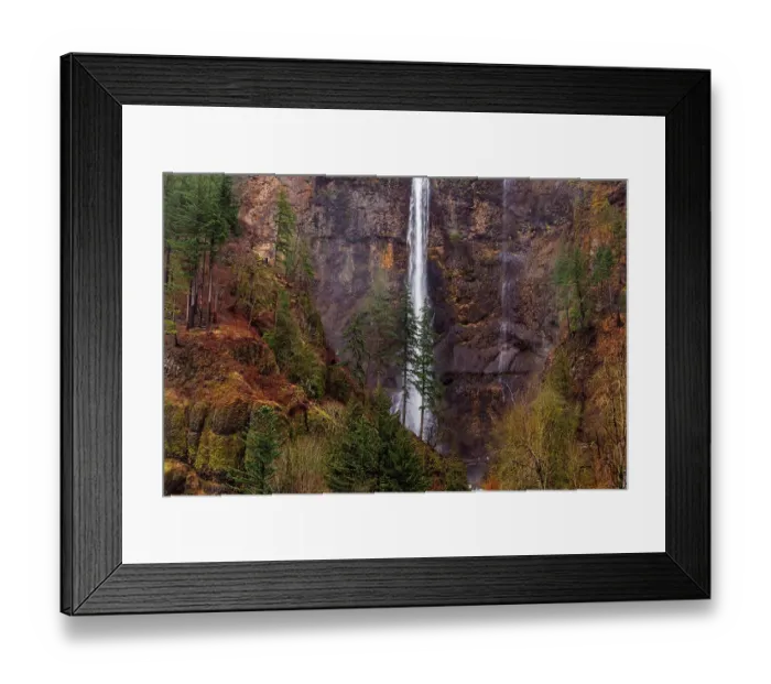 Framed Print : Multnomah Falls in the Columbia River Natural Scenic Area in Oregon, USA Framed Print : Multnomah Falls in the Columbia River Natural Scenic Area in Oregon, USA