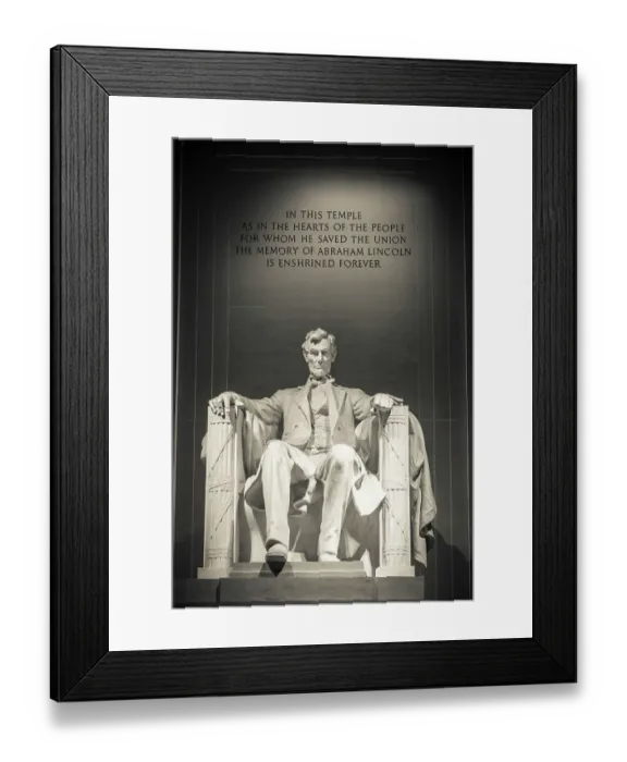 Framed Print : The Lincoln Memorial at night, Washington, D.C, USA Framed Print : The Lincoln Memorial at night, Washington, D.C, USA